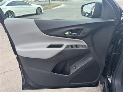 2024 Chevrolet Equinox LT   - Photo 5 - Schoolcraft, MI 49087