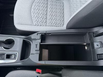 2024 Chevrolet Equinox LT   - Photo 15 - Schoolcraft, MI 49087