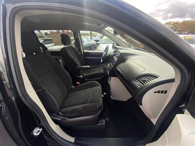 2016 Dodge Grand Caravan SE   - Photo 10 - Schoolcraft, MI 49087