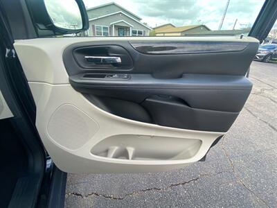 2016 Dodge Grand Caravan SE   - Photo 9 - Schoolcraft, MI 49087