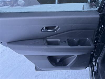 2025 Nissan Pathfinder SV   - Photo 19 - Schoolcraft, MI 49087