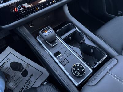 2025 Nissan Pathfinder SV   - Photo 15 - Schoolcraft, MI 49087