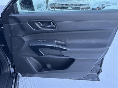 2025 Nissan Pathfinder SV   - Photo 29 - Schoolcraft, MI 49087