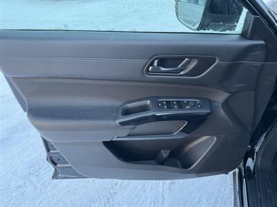 2025 Nissan Pathfinder SV   - Photo 6 - Schoolcraft, MI 49087