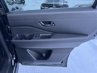 2025 Nissan Pathfinder SV   - Photo 25 - Schoolcraft, MI 49087