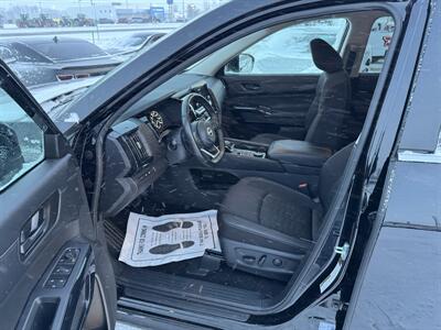2025 Nissan Pathfinder SV   - Photo 8 - Schoolcraft, MI 49087