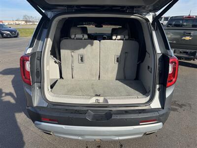 2021 GMC Acadia SLT   - Photo 24 - Schoolcraft, MI 49087