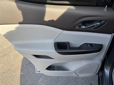 2021 GMC Acadia SLT   - Photo 20 - Schoolcraft, MI 49087