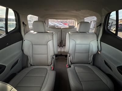 2021 GMC Acadia SLT   - Photo 23 - Schoolcraft, MI 49087