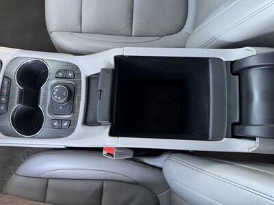 2021 GMC Acadia SLT   - Photo 15 - Schoolcraft, MI 49087