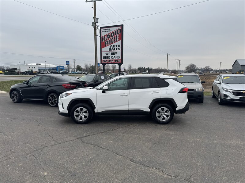 2022 Toyota RAV4 LE   - Photo 1 - Schoolcraft, MI 49087