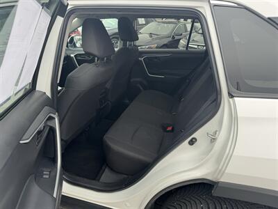 2022 Toyota RAV4 LE   - Photo 18 - Schoolcraft, MI 49087