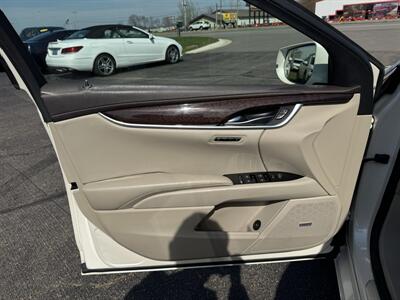 2013 Cadillac XTS Luxury Collection   - Photo 6 - Schoolcraft, MI 49087