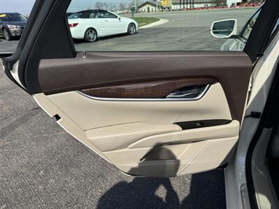 2013 Cadillac XTS Luxury Collection   - Photo 11 - Schoolcraft, MI 49087
