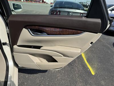 2013 Cadillac XTS Luxury Collection   - Photo 14 - Schoolcraft, MI 49087