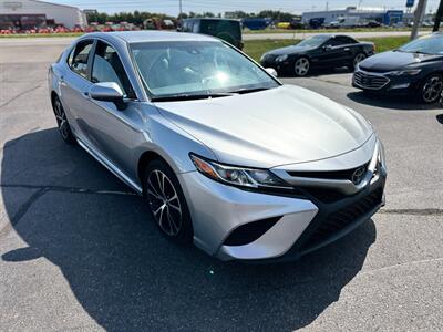 2018 Toyota Camry SE   - Photo 2 - Schoolcraft, MI 49087