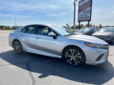 2018 Toyota Camry SE   - Photo 1 - Schoolcraft, MI 49087