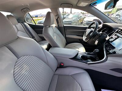 2018 Toyota Camry SE   - Photo 11 - Schoolcraft, MI 49087
