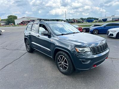 2018 Jeep Grand Cherokee Trailhawk   - Photo 2 - Schoolcraft, MI 49087