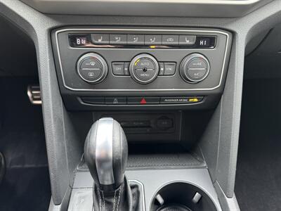 2021 Volkswagen Atlas Cross Sport V6 SE R-Line   - Photo 14 - Schoolcraft, MI 49087