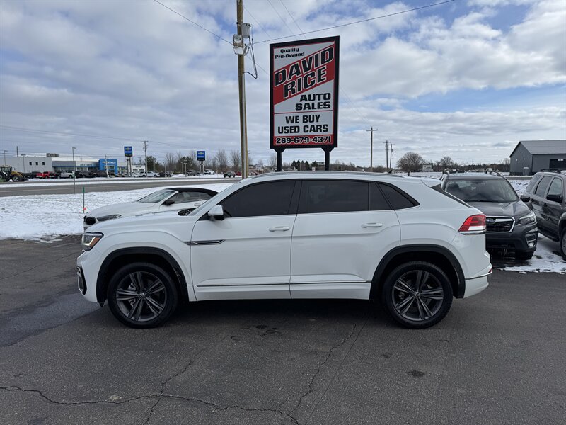 2021 Volkswagen Atlas Cross Sport V6 SE R-Line   - Photo 1 - Schoolcraft, MI 49087