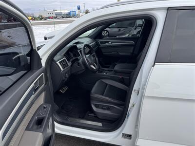 2021 Volkswagen Atlas Cross Sport V6 SE R-Line   - Photo 7 - Schoolcraft, MI 49087