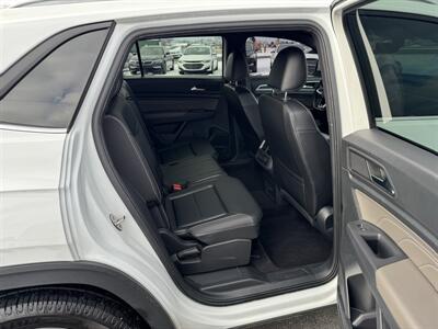 2021 Volkswagen Atlas Cross Sport V6 SE R-Line   - Photo 23 - Schoolcraft, MI 49087