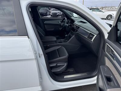 2021 Volkswagen Atlas Cross Sport V6 SE R-Line   - Photo 25 - Schoolcraft, MI 49087