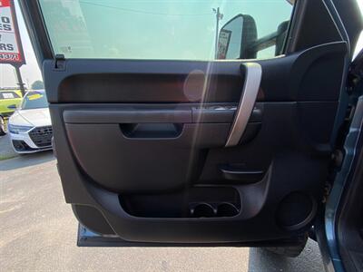 2010 GMC Sierra 1500 SL   - Photo 27 - Schoolcraft, MI 49087