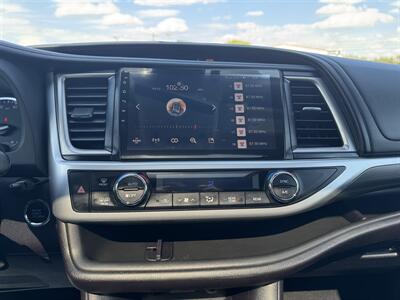 2018 Toyota Highlander SE   - Photo 15 - Schoolcraft, MI 49087