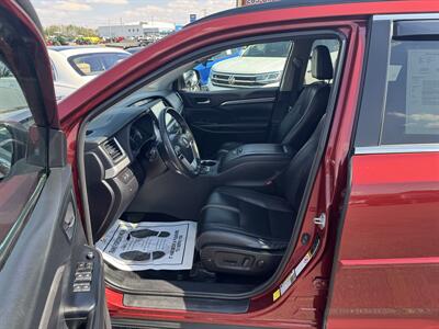 2018 Toyota Highlander SE   - Photo 7 - Schoolcraft, MI 49087