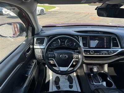 2018 Toyota Highlander SE   - Photo 20 - Schoolcraft, MI 49087
