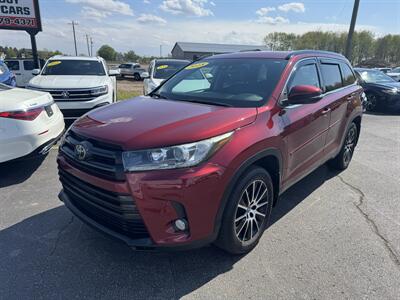2018 Toyota Highlander SE   - Photo 5 - Schoolcraft, MI 49087