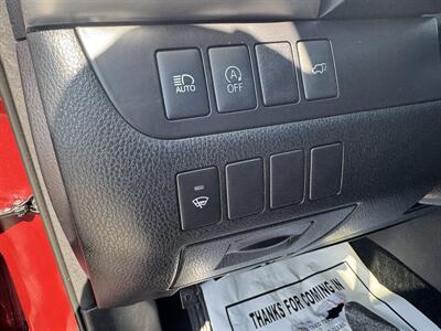 2018 Toyota Highlander SE   - Photo 9 - Schoolcraft, MI 49087