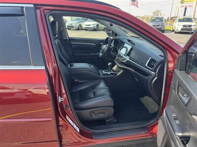 2018 Toyota Highlander SE   - Photo 29 - Schoolcraft, MI 49087