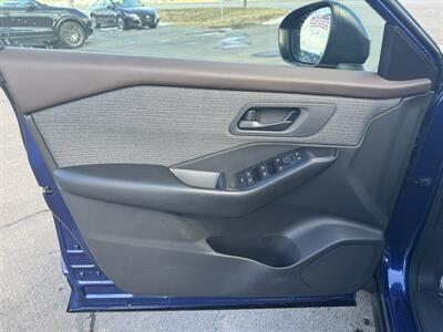 2023 Nissan Rogue S   - Photo 5 - Schoolcraft, MI 49087