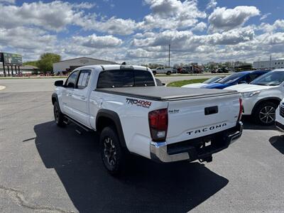 2019 Toyota Tacoma TRD Off-Road   - Photo 2 - Schoolcraft, MI 49087