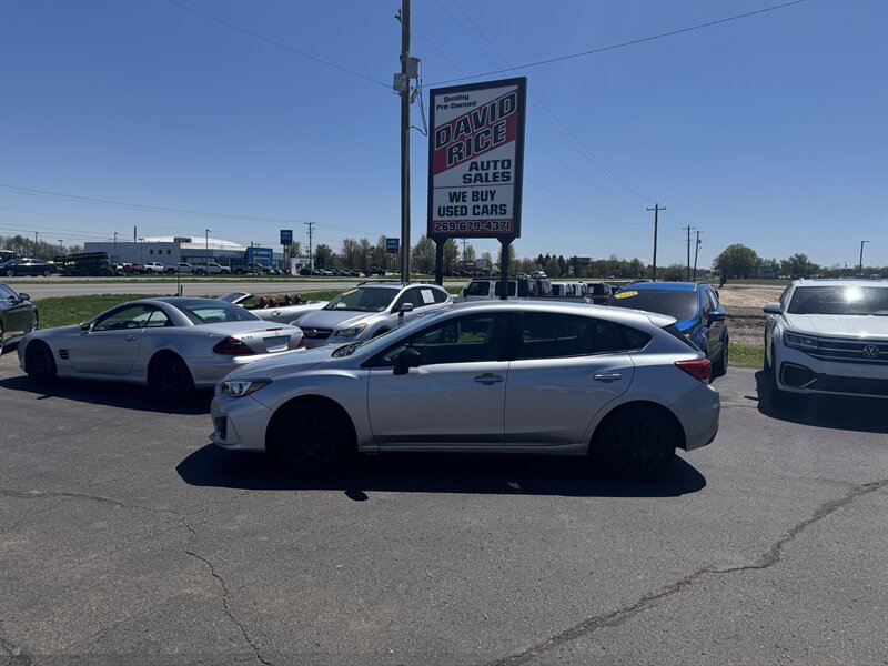 2018 Subaru Impreza 2.0i   - Photo 1 - Schoolcraft, MI 49087