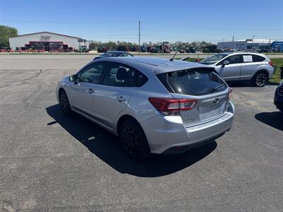 2018 Subaru Impreza 2.0i - Photo 2 - Schoolcraft, MI 49087
