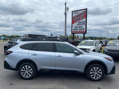 2022 Subaru Outback Premium   - Photo 1 - Schoolcraft, MI 49087