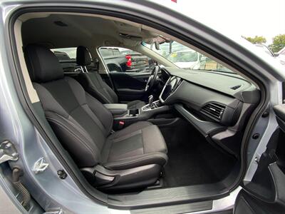 2022 Subaru Outback Premium   - Photo 12 - Schoolcraft, MI 49087