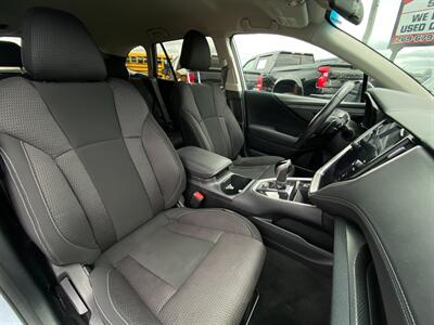 2022 Subaru Outback Premium   - Photo 13 - Schoolcraft, MI 49087