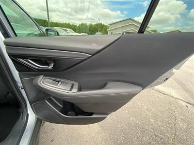 2022 Subaru Outback Premium   - Photo 16 - Schoolcraft, MI 49087