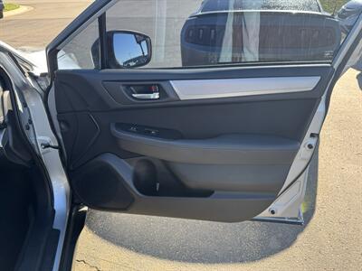 2019 Subaru Outback 2.5i Premium   - Photo 23 - Schoolcraft, MI 49087