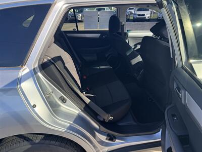 2019 Subaru Outback 2.5i Premium   - Photo 22 - Schoolcraft, MI 49087