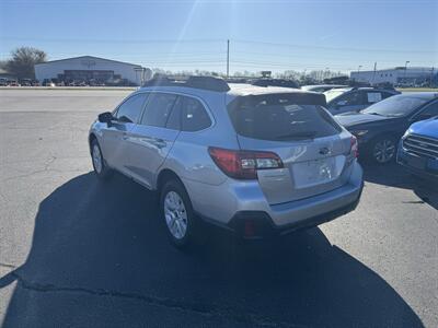 2019 Subaru Outback 2.5i Premium   - Photo 2 - Schoolcraft, MI 49087