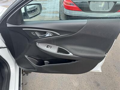 2023 Chevrolet Malibu LT   - Photo 24 - Schoolcraft, MI 49087