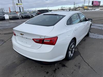 2023 Chevrolet Malibu LT   - Photo 3 - Schoolcraft, MI 49087