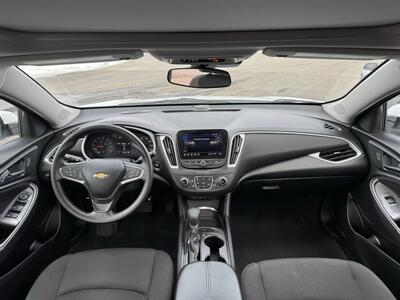 2023 Chevrolet Malibu LT   - Photo 17 - Schoolcraft, MI 49087