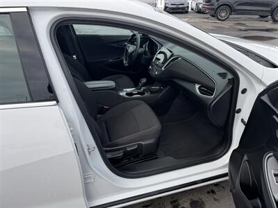 2023 Chevrolet Malibu LT   - Photo 25 - Schoolcraft, MI 49087